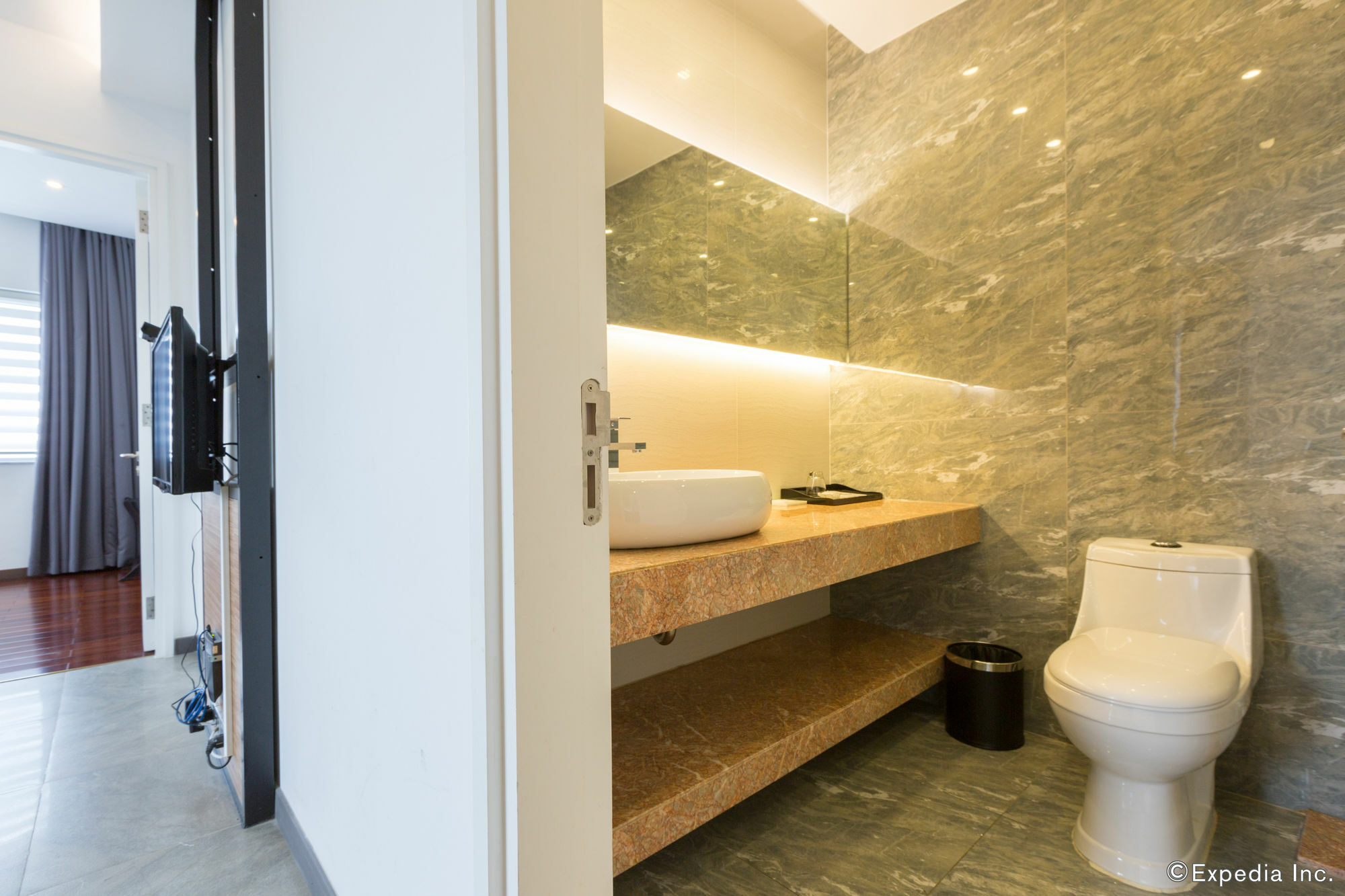 הו צ'י מין סיטי Charm Suite Residence Saigon מראה חיצוני תמונה