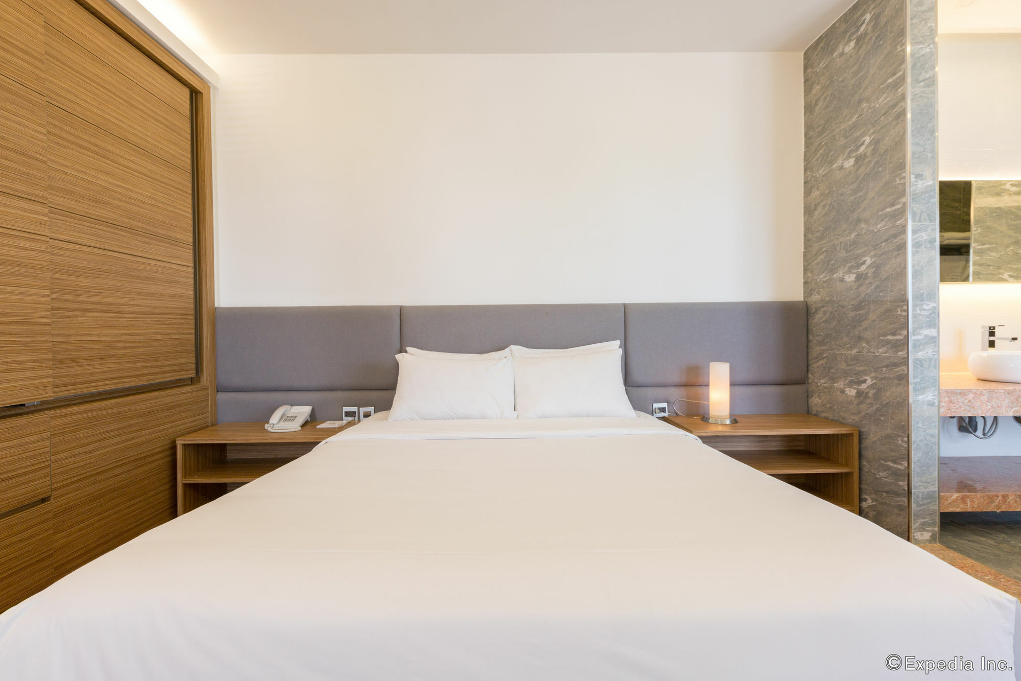 הו צ'י מין סיטי Charm Suite Residence Saigon מראה חיצוני תמונה
