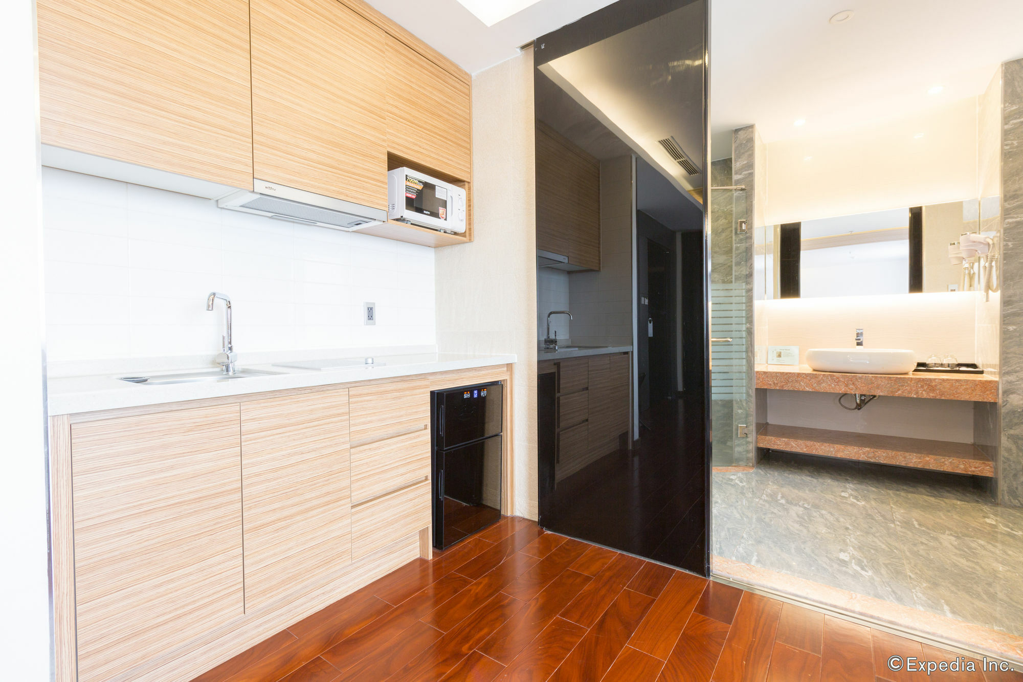 הו צ'י מין סיטי Charm Suite Residence Saigon מראה חיצוני תמונה