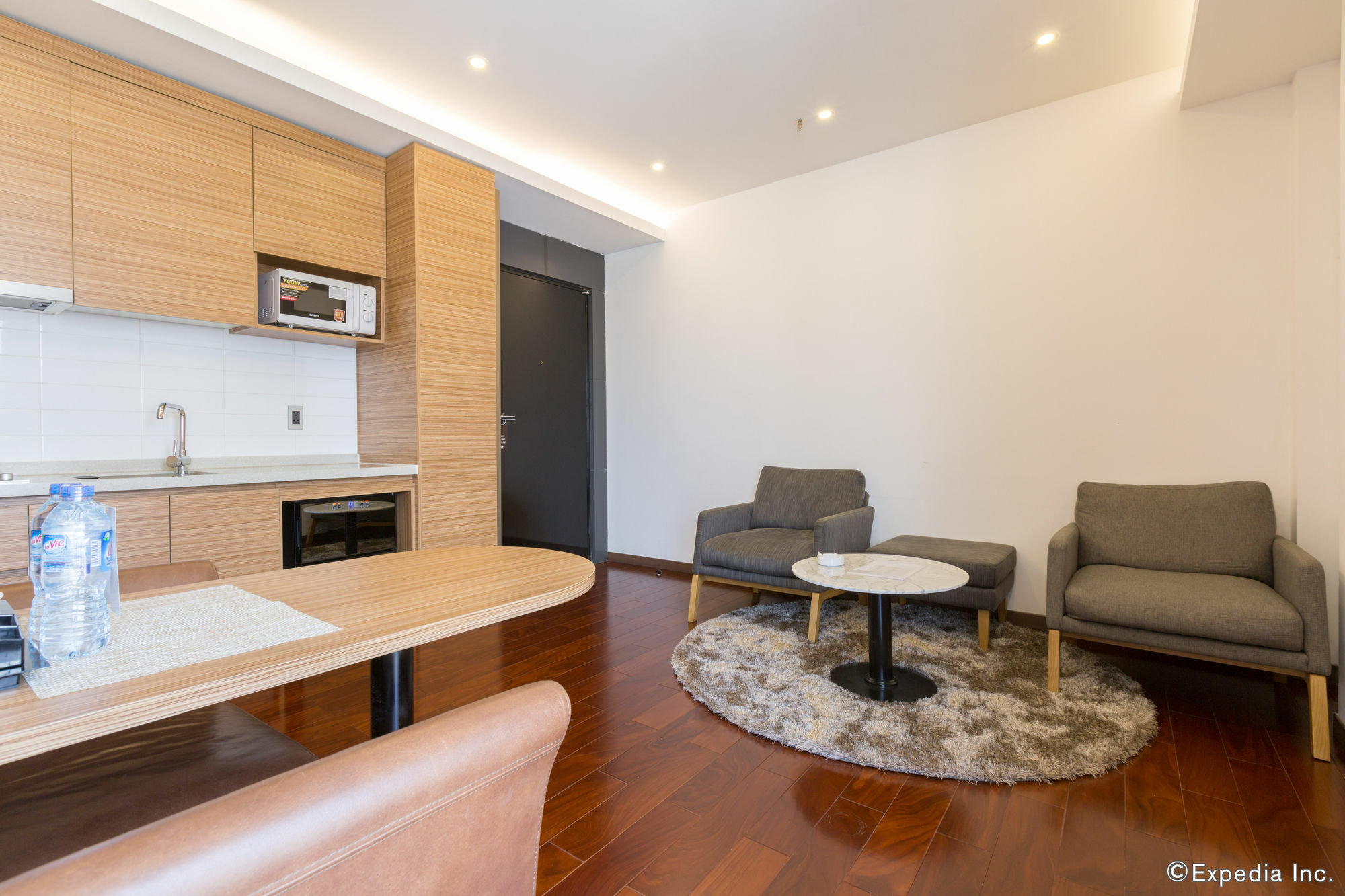 הו צ'י מין סיטי Charm Suite Residence Saigon מראה חיצוני תמונה