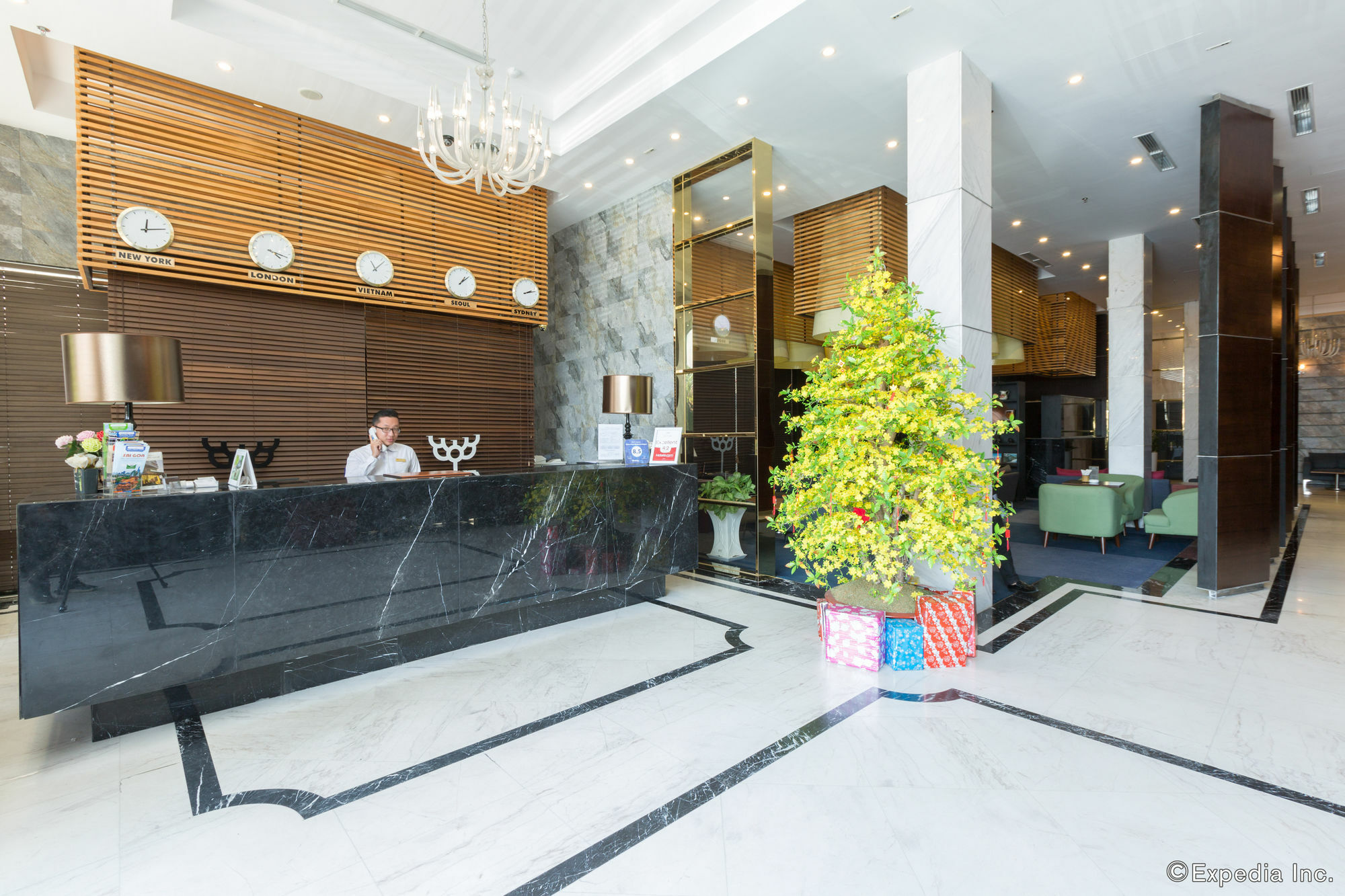 הו צ'י מין סיטי Charm Suite Residence Saigon מראה חיצוני תמונה