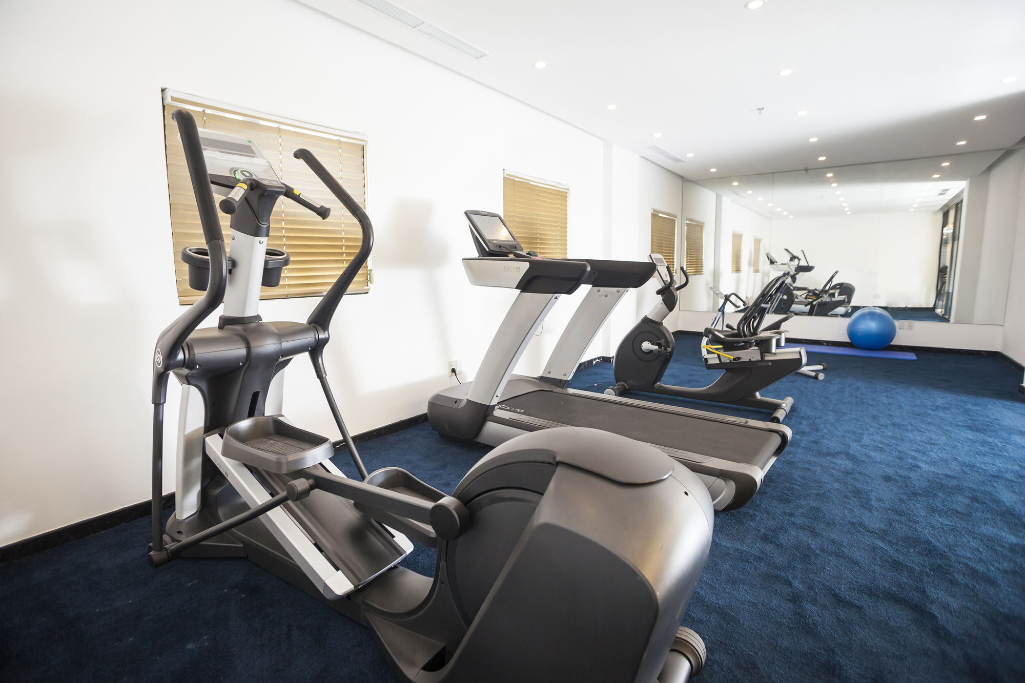 הו צ'י מין סיטי Charm Suite Residence Saigon מראה חיצוני תמונה